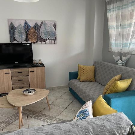 Apartment Efi Néa Péramos エクステリア 写真