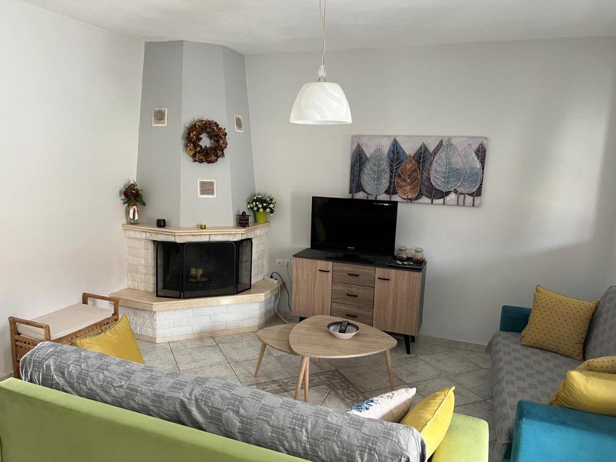 Apartment Efi Néa Péramos エクステリア 写真