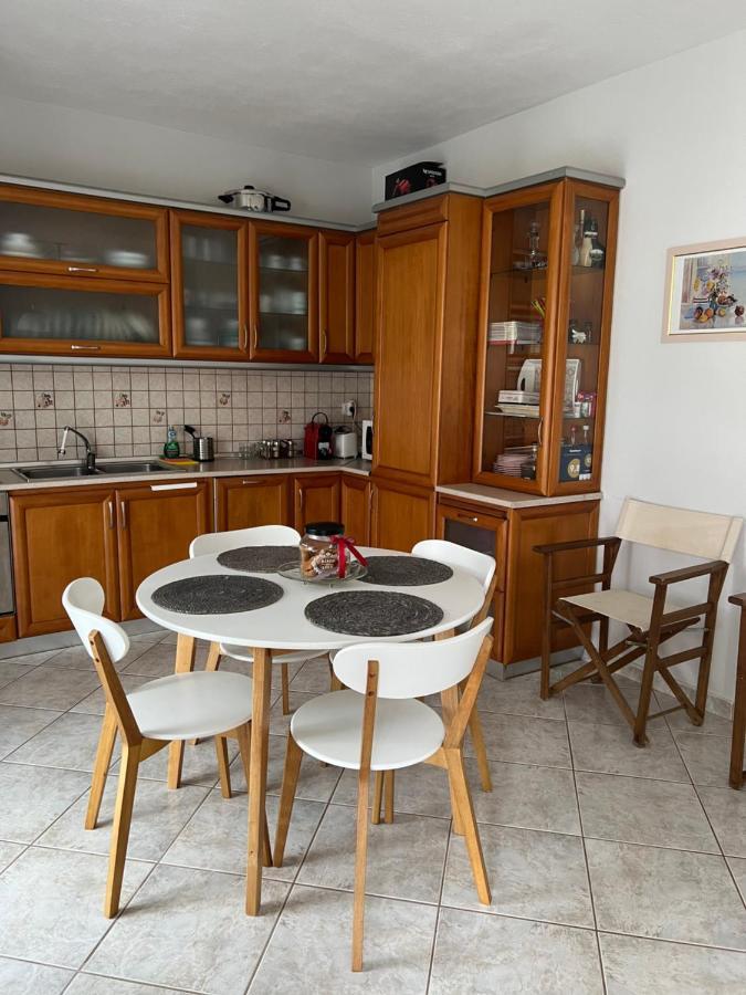 Apartment Efi Néa Péramos エクステリア 写真