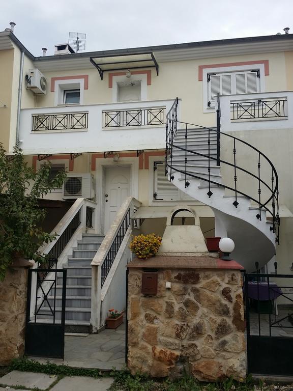 Apartment Efi Néa Péramos エクステリア 写真